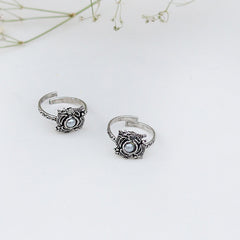 Teejh Niya White Stone Silver Oxidised Toe Rings
