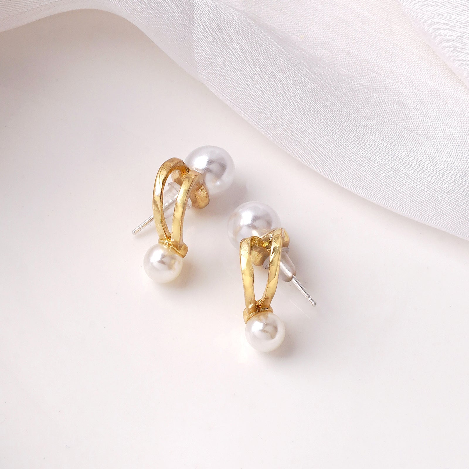 Bewitched Cindy Gold And Pearl Stud Earrings