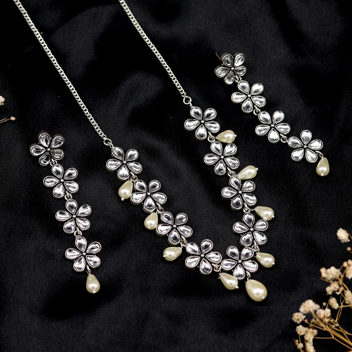 Saadhvi Silver Oxidised polki Necklace Set